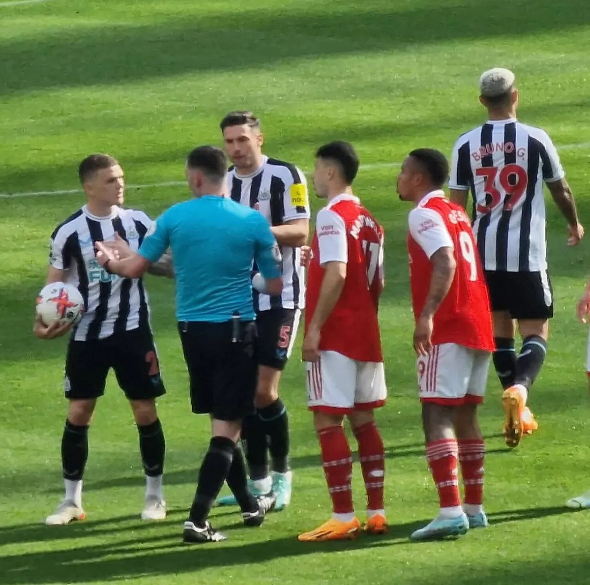 Arsenal Geger! Pemain Rp2 Triliun Disuruh "Nggak Usah Pindah" Gegara Ini