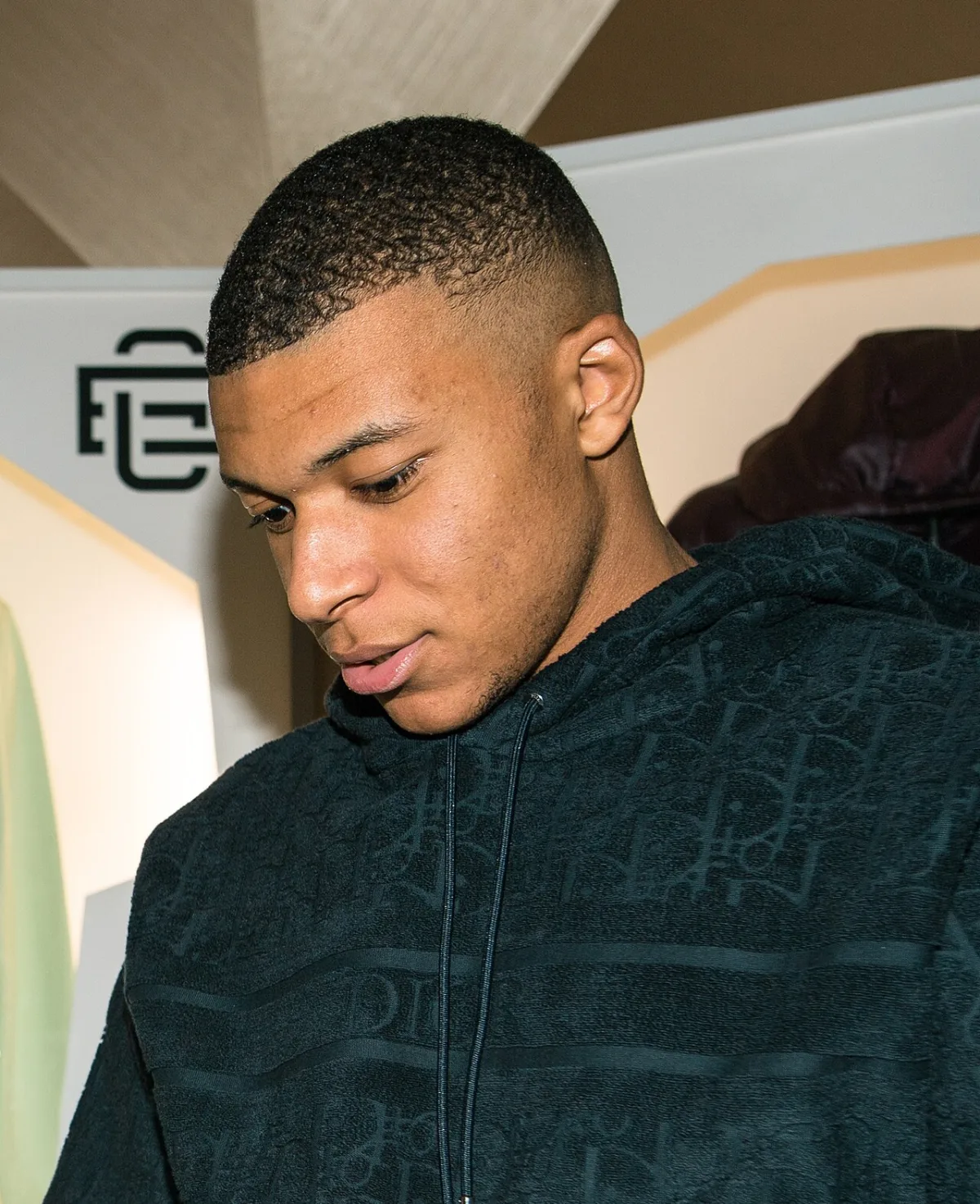 Tiket PSG vs Liverpool: Perang Bintang di Paris, Dompet Jebol Gak Nih?